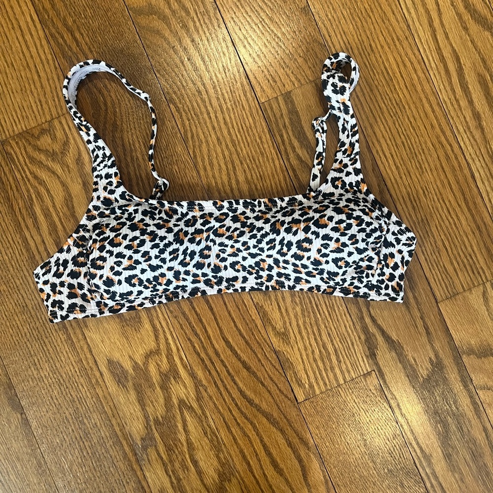 Xhilaration adjustable cheetah bikini top